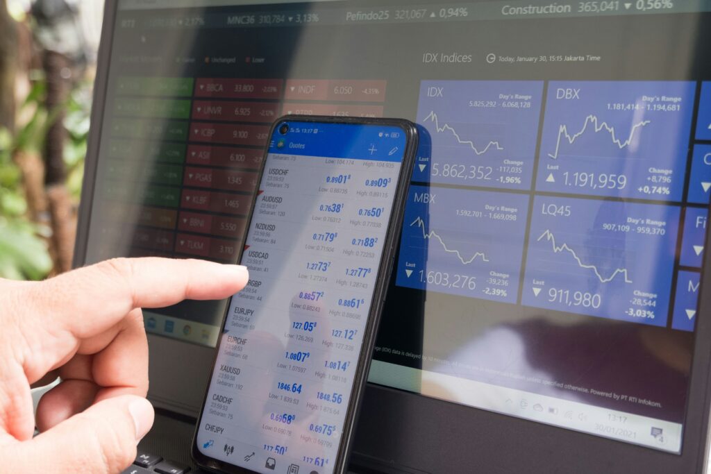 beginner using AI tool to analyze stock market on phone